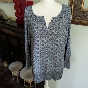 J.Jill Women's Large Blue Medallion Blouse Long Sleeve Split Neckline Rayon 127